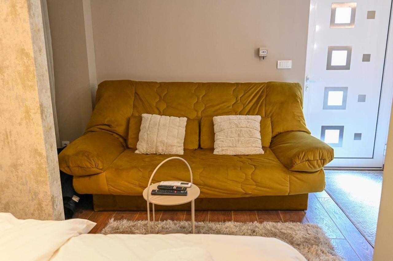 Bane 6 Apartment *